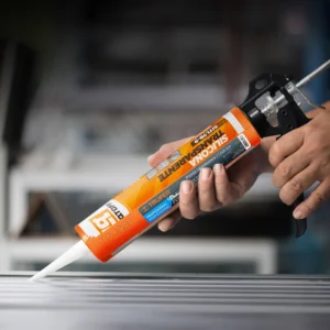 Sellá baños, juntas, vidrio y PVC con más prolijidad. Silicona transparente Lusqtoff SITL78-9 de 280 ml, elástica y resistente al agua.